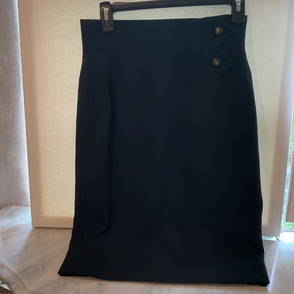 Vintage CHANEL Black Wool Silk Knee Length Skirt CC Logo Lining CC Buttons🖤 - Picture 16 of 16